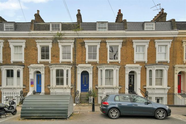 4 bed property, in Tomlins Grove, £900,000
