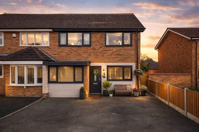4 bed property, in Main Street, £335,000