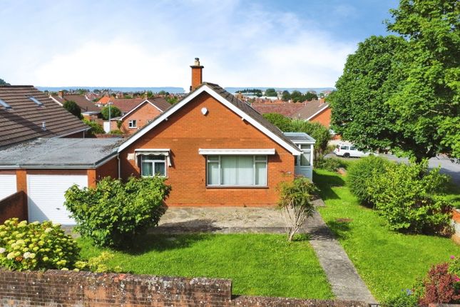 2 bed property, in Whitegate Close, £300,000