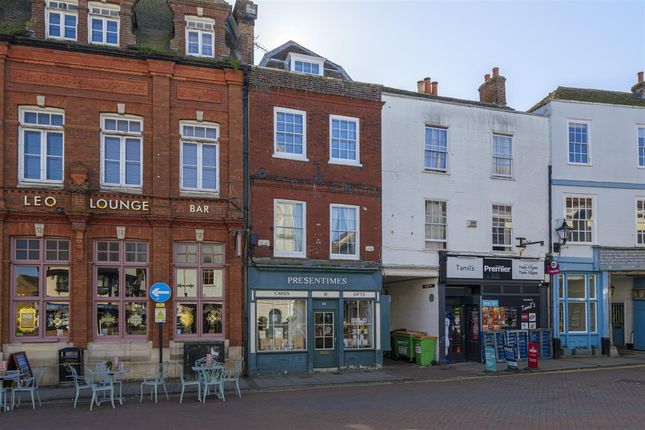 5 bed property, in Hugh House, £675,000