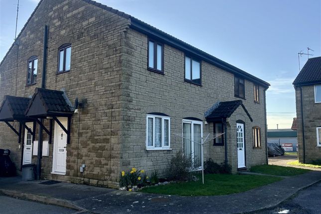 1 bed property, in Meadowcroft, £70,000