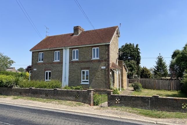 3 bed property, in Blake End, £395,000