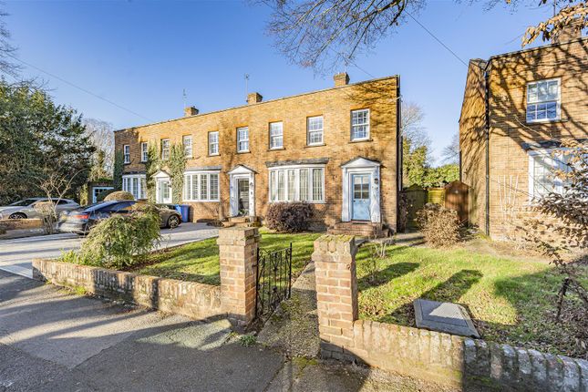 3 bed property, in Parsonage Lane, £525,000