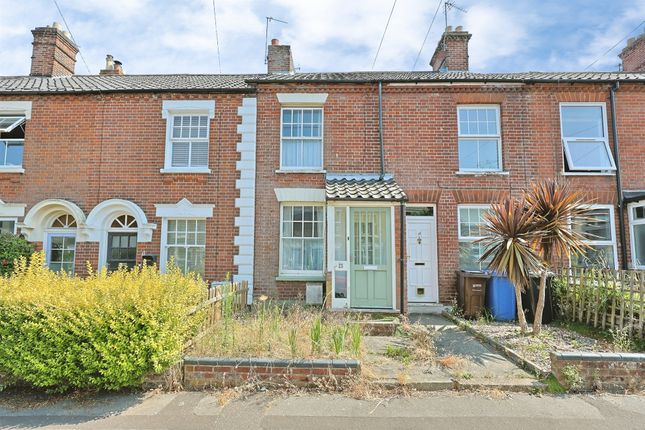 3 bed property, in Waldeck Road, £220,000