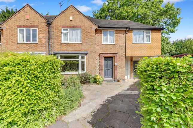 4 bed property, in Hillside Crescent, £400,000