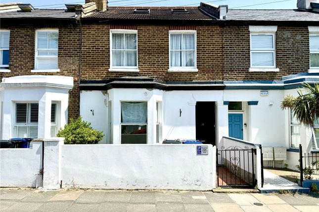 2 bed property, in Myrtle Road, £365,000