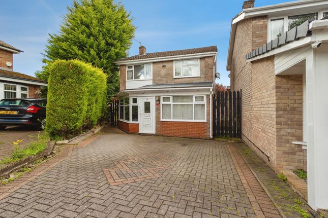 3 bed property, in Aspen Close, £460,000