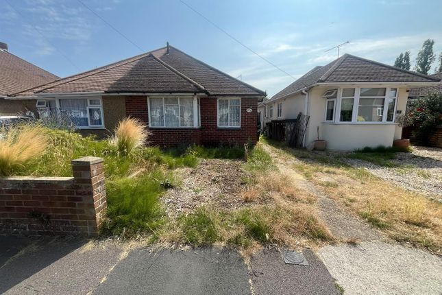 2 bed property, in Gillian Close, £325,000