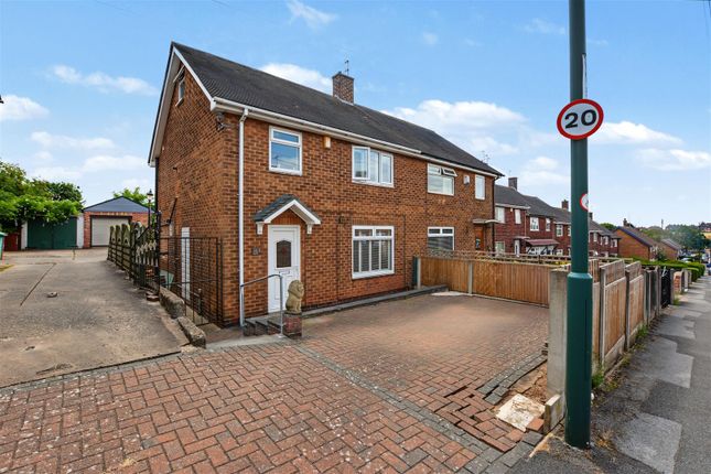 2 bed property, in Chippenham Road, £240,000