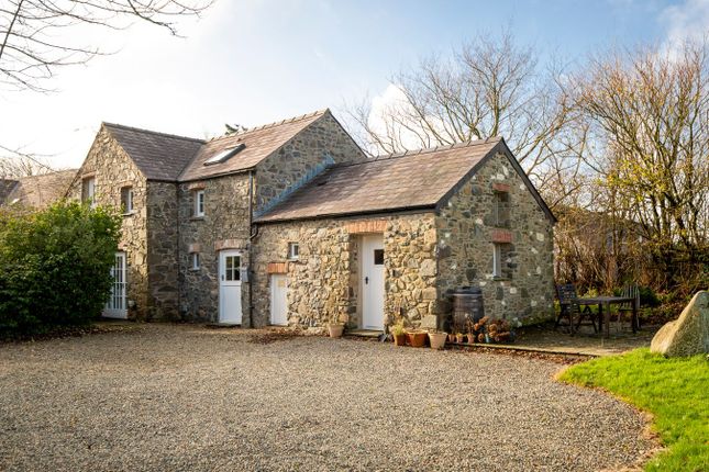 2 bed property, in Pen Y Cwm, £400,000