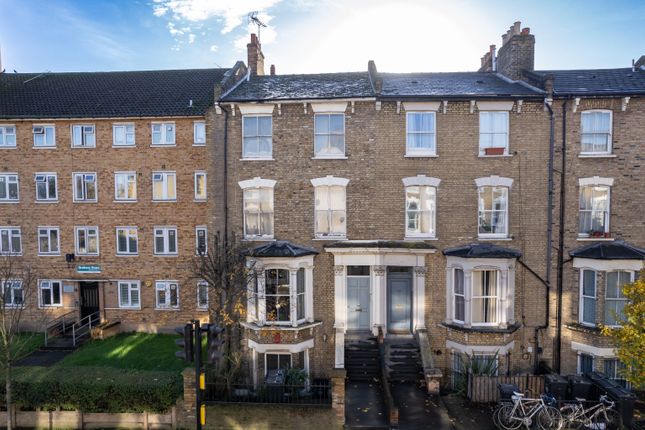 3 bed property, in Graham Road, £575,000