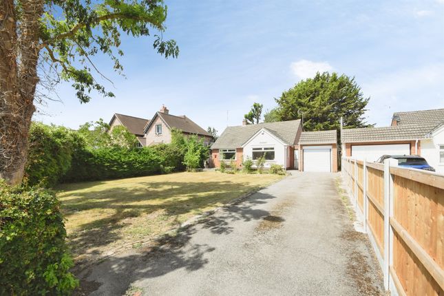 2 bed property, in Hall Road, £325,000