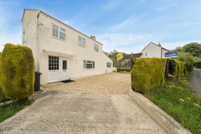 3 bed property, in Lydiard Green, £435,000