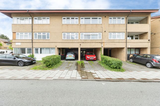 1 bed property, in Ramsons Avenue Conniburrow, £120,000