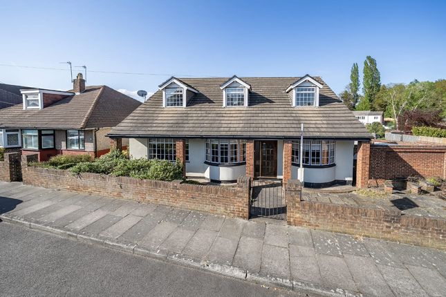 5 bed property, in Penn Lane, £800,000