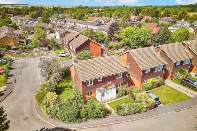 4 bed property, in Illingworth Way, £475,000