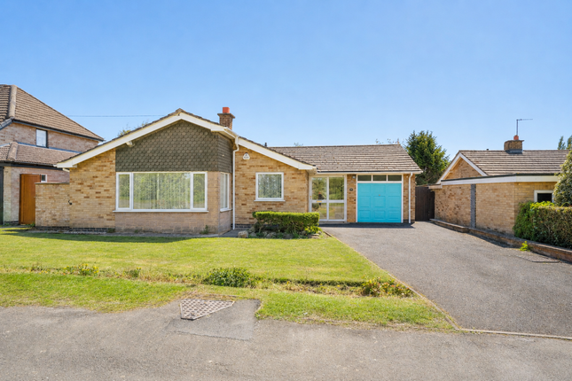 4 bed property, in Meadow Lane, £400,000
