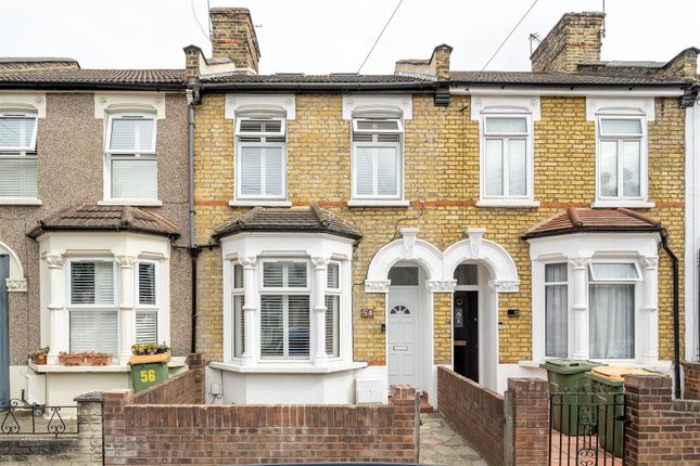 3 bed property, in Sutton Court Road, £525,000