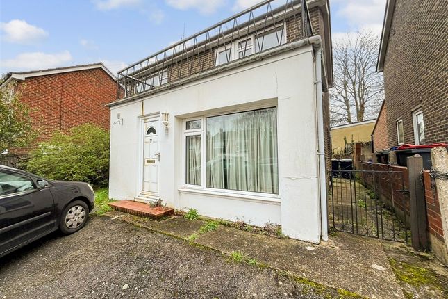 4 bed property, in Randolph Close, £410,000