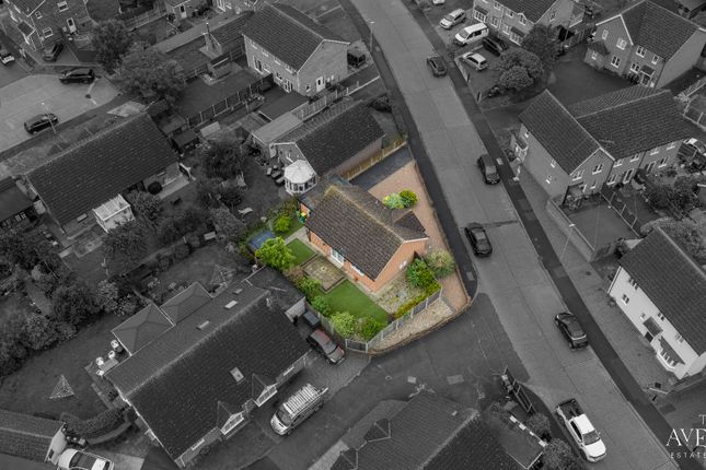 2 bed property, in Rectory Avenue, £350,000