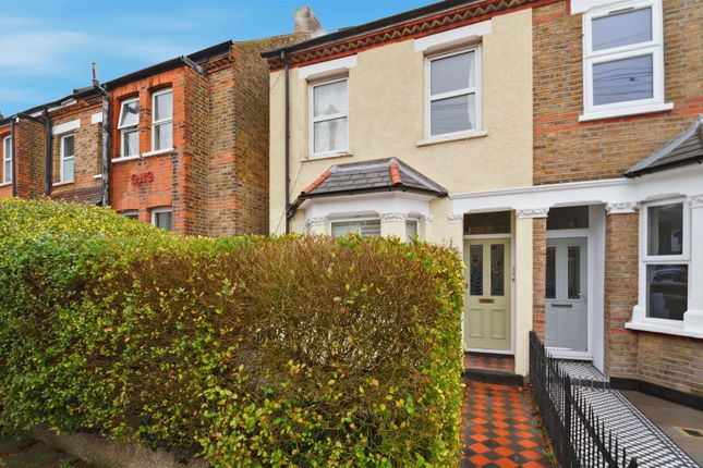 1 bed property, in Osterley Park View Road, £379,950