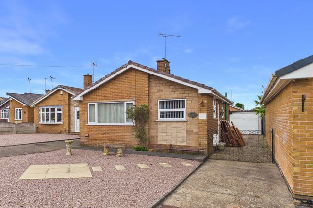 2 bed property, in Lindholme Way, £200,000
