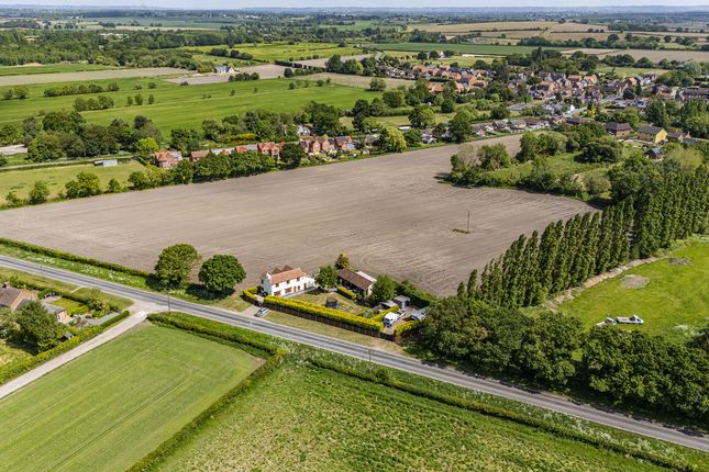 4 bed property, in Field House Farm, £550,000