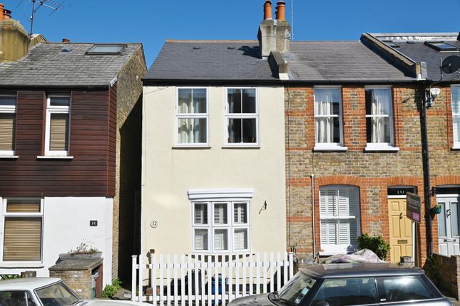 2 bed property, in Norcutt Road, £550,000