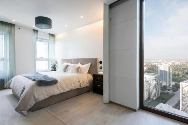 2 bed property, in St. John Street, £370,000