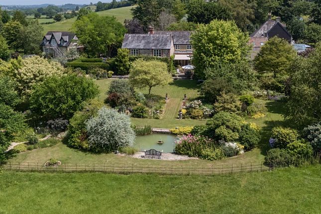 5 bed property, in Bembury Lane, £1,225,000