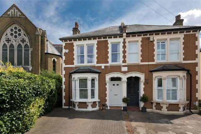 3 bed property, in Manor Road, £1,095,000