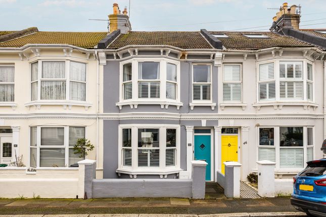 2 bed property, in Montgomery Street, £550,000