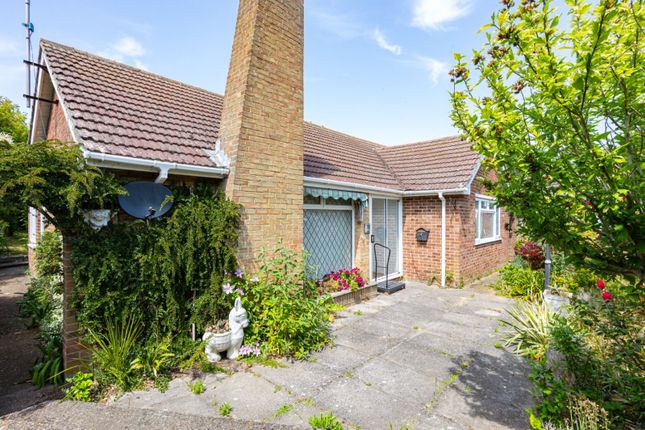 2 bed property, in Ocean Close, £450,000