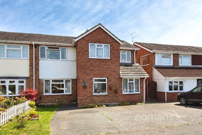 4 bed property, in Cheyne Way, £500,000