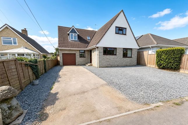 4 bed property, in Stour Close, £450,000