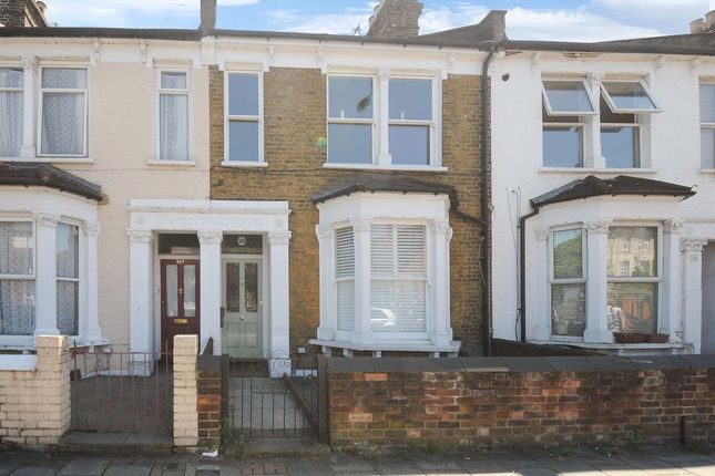 3 bed property, in Earlsfield Road, £900,000