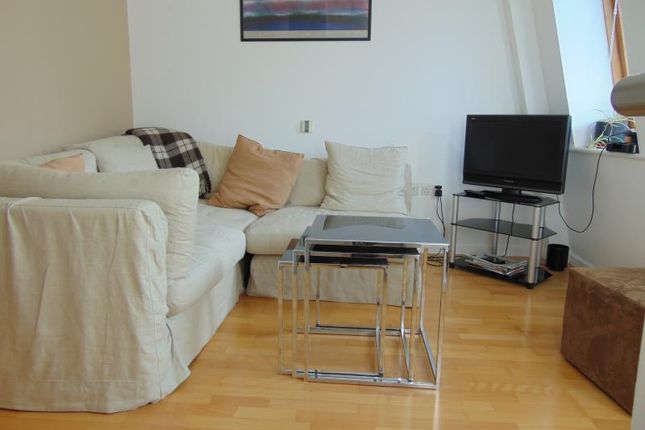1 bed property, in Sun House, £125,000