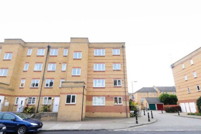 1 bed property, in Westferry Road, £165,000