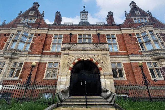 5 bed property, in Flats 38, £650,000