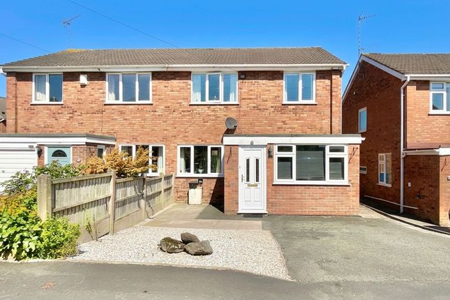 3 bed property, in Oak Road, £275,000