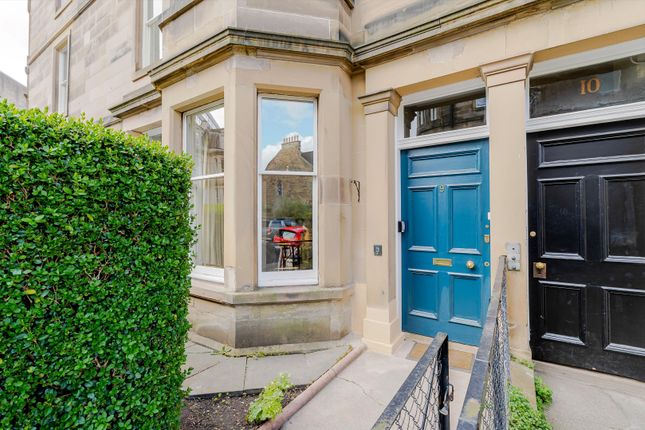 3 bed property, in Rochester Terrace, £395,000