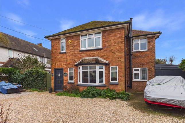 4 bed property, in Arwela Road, £450,000