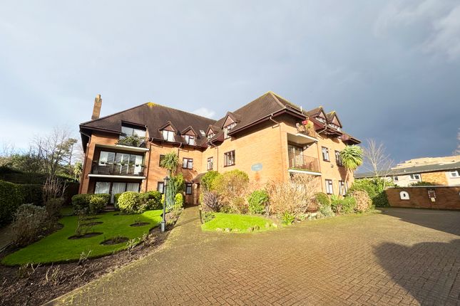 2 bed property, in Raleigh Close, £549,950