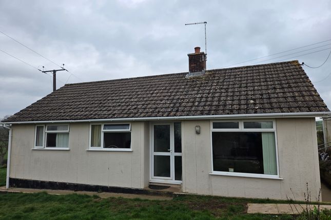 2 bed property, in Morchard Road, £195,000