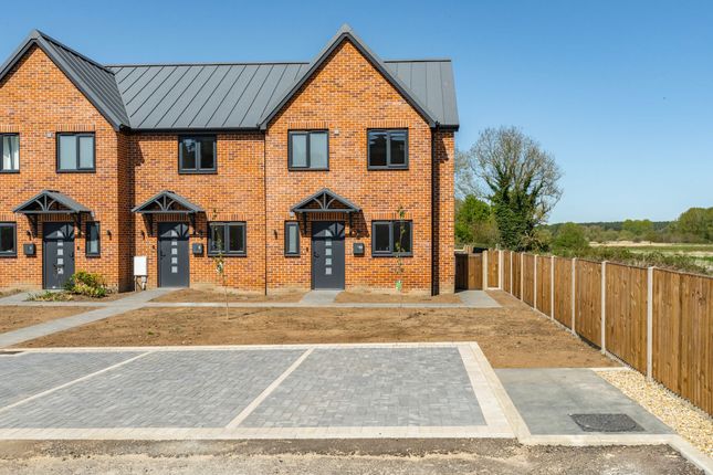3 bed property, in Rake Drive, £290,000