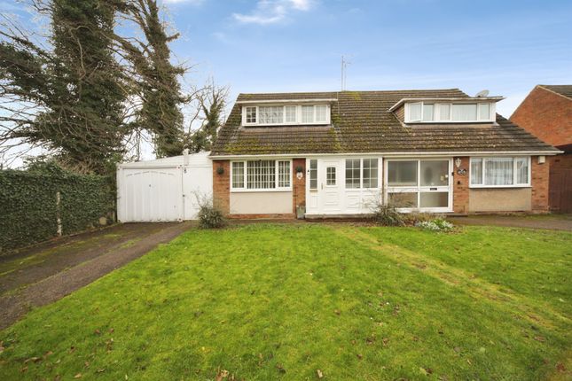 3 bed property, in Park View Close, £345,000