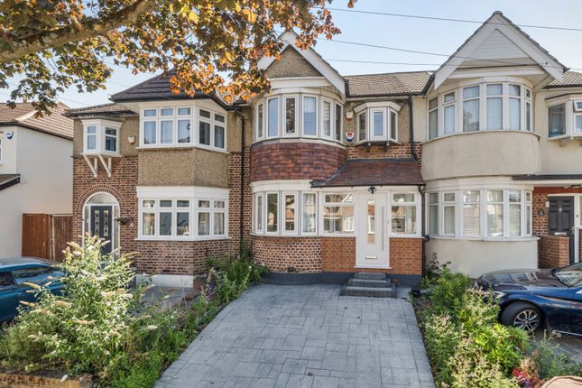 3 bed property, in Waverley Road, £569,950