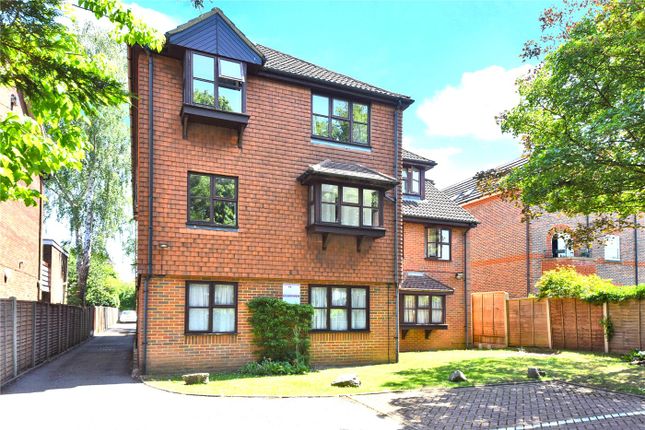 1 bed property, in Albion Road, £250,000