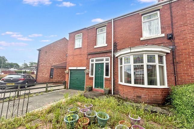 3 bed property, in Moorland Avenue, £80,000
