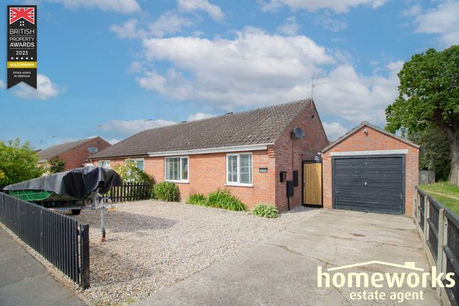 2 bed property, in Hillcrest Avenue, £225,000
